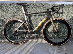 Canyon Aeroad CFR Disc Shimano Dura-Ace Di2