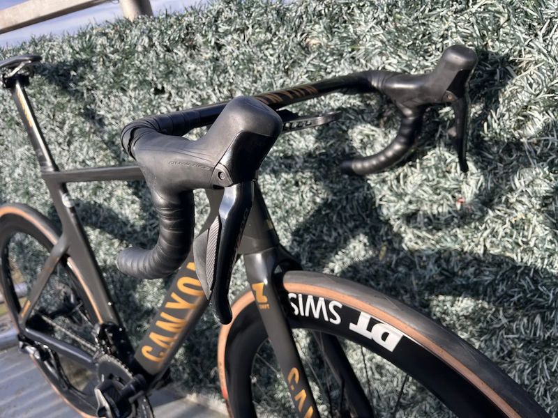 Canyon Aeroad CFR Disc Shimano Dura-Ace Di2