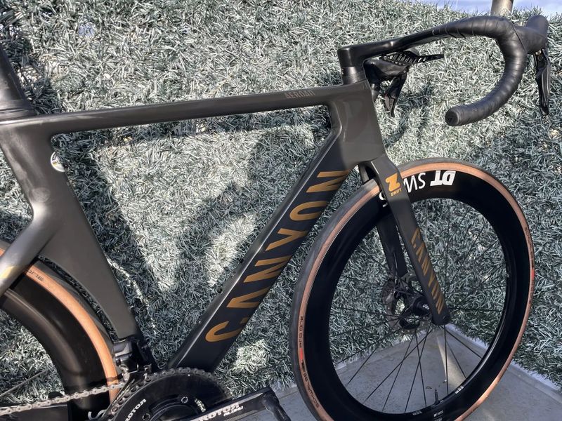 Canyon Aeroad CFR Disc Shimano Dura-Ace Di2