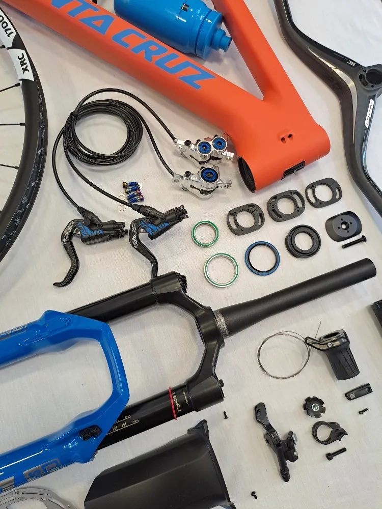 Zánovní rámová Sada Santa Cruz Blur C velikost XL + vidlice Rock Shox Ultimate 35 + tlumič select +