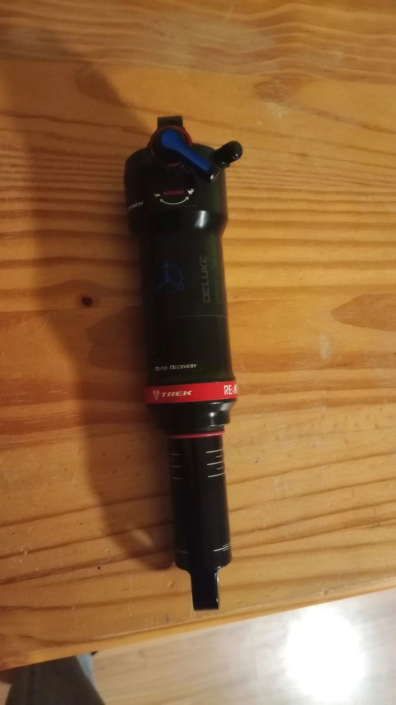 RockShox Deluxe Re:Aktiv RT3 230 x 57.5mm