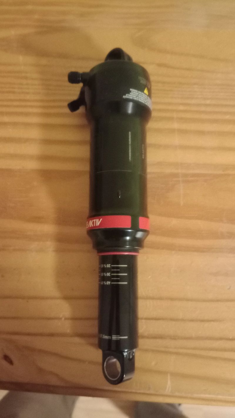 RockShox Deluxe Re:Aktiv RT3 230 x 57.5mm