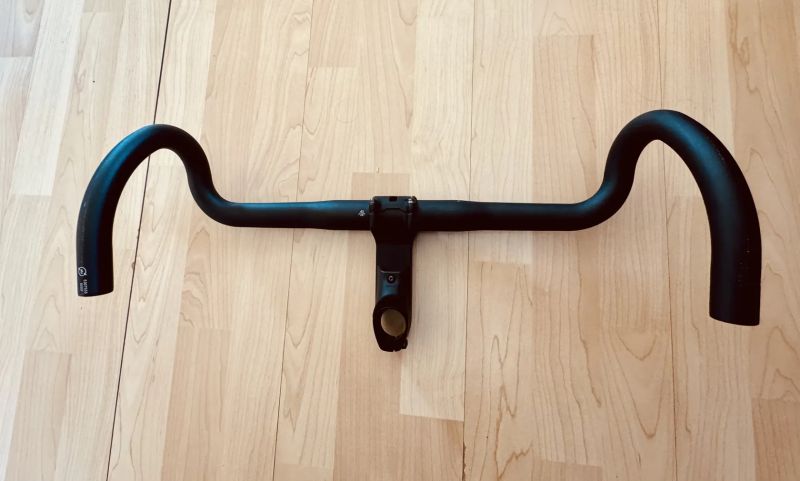 Bontrager sedlovka Domane, Sedlo, řídítka 