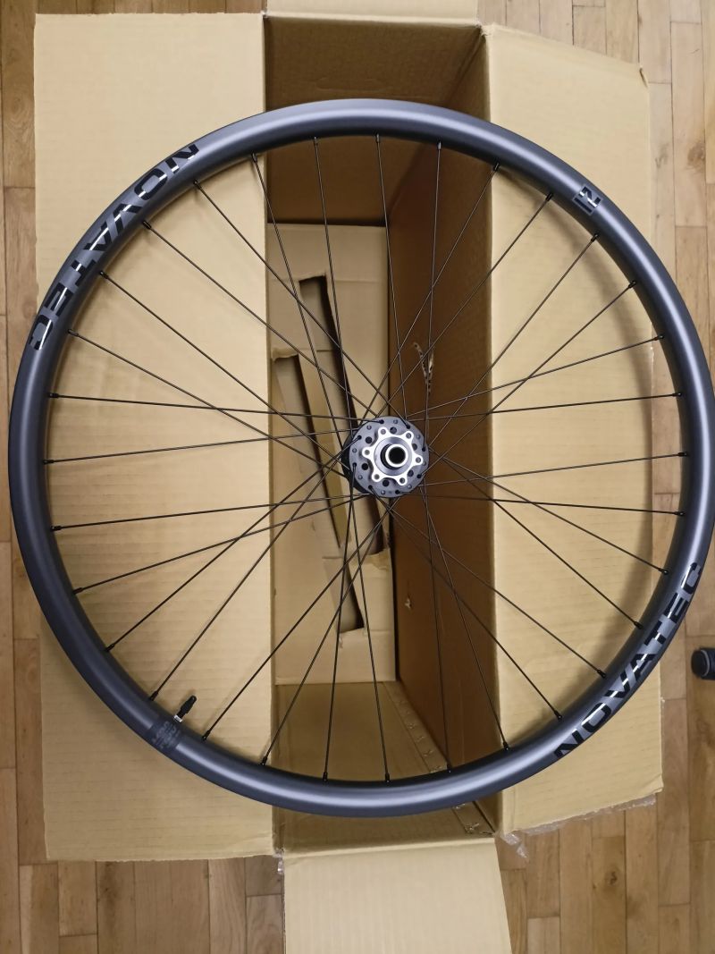 Karbonové záplety Novatec M30 29" Boost