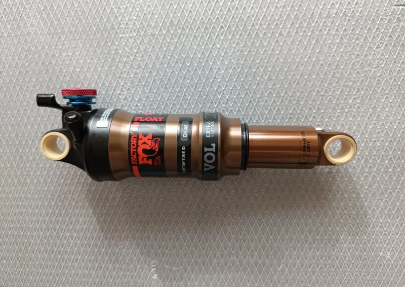 Tlumič Fox Float Factory DPS Remote PTU, 2P