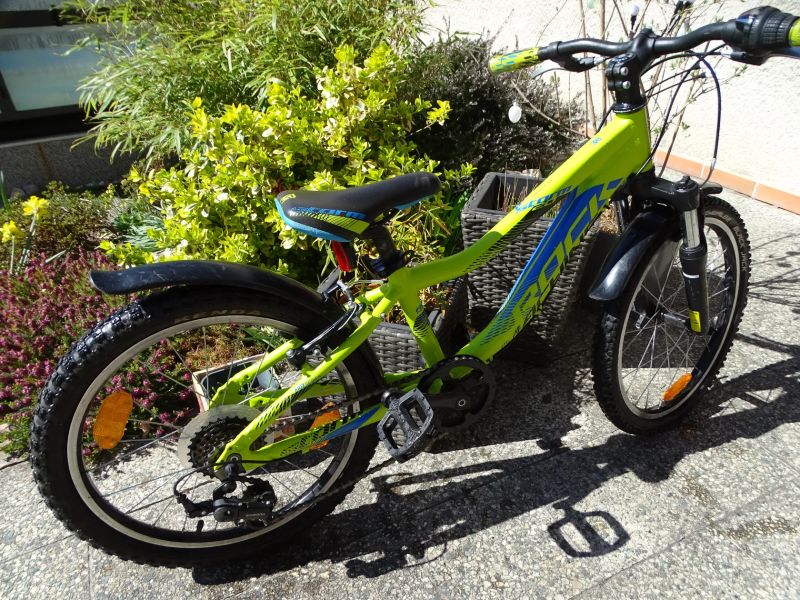 Rock Machine Storm 20"