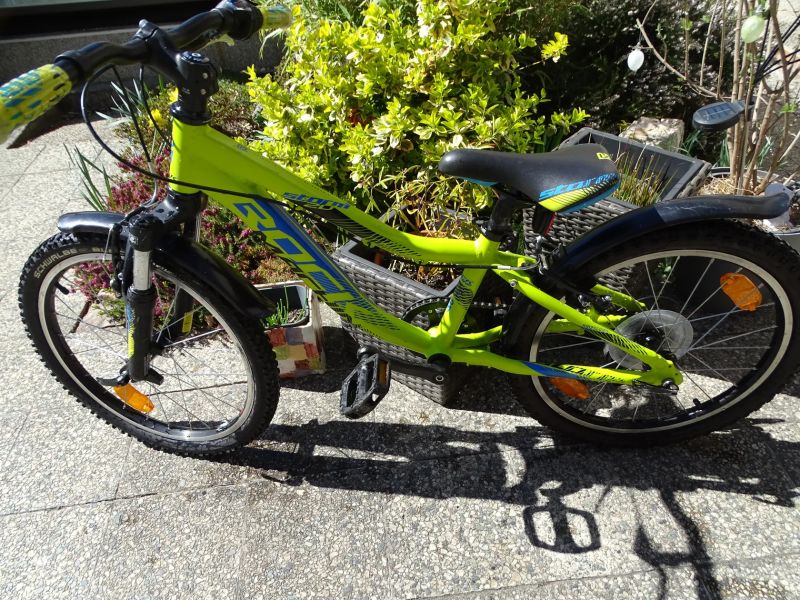 Rock Machine Storm 20"