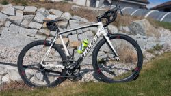 Silniční kolo Specialized Tarmac vel. 56 – karbon,Ultegra, karbonová plášťová kola Equator 45mm, 