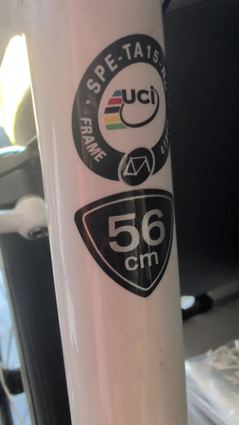 Silniční kolo Specialized Tarmac vel. 56 – karbon,Ultegra, karbonová plášťová kola Equator 45mm, 