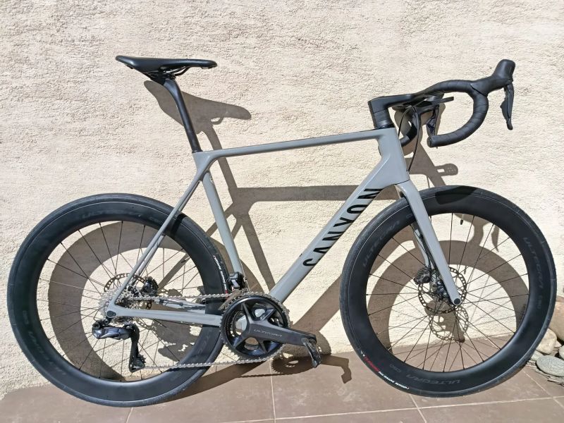 Canyon Ultimate CF8 Ultegra Di2