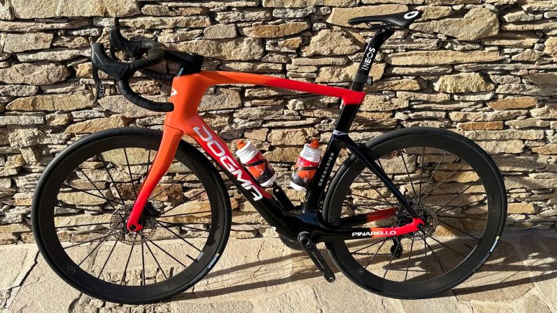 Pinarello Dogma F Ineos Grenadier