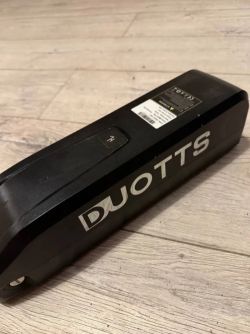 Baterie s nabíječkou Duotts C29 V48