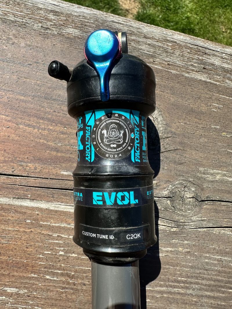 Tlumič Fox float evol