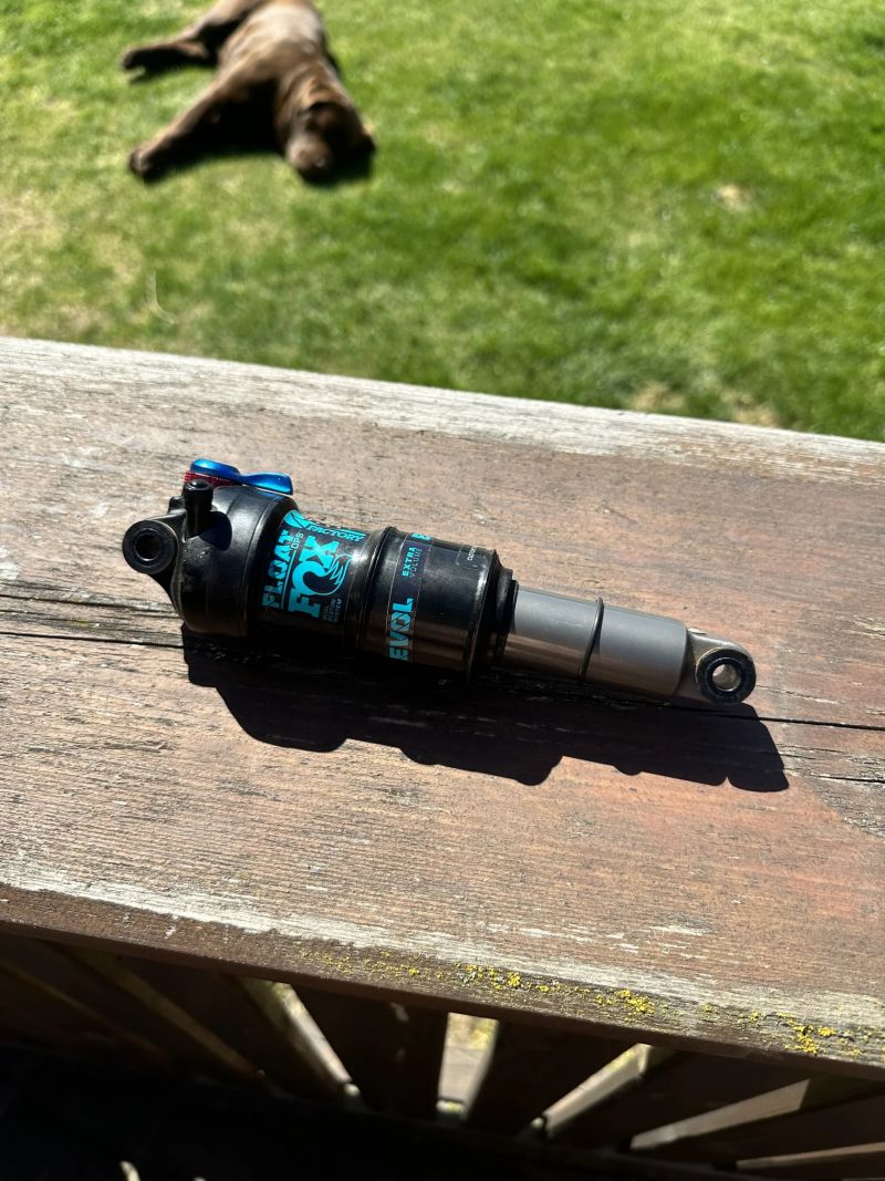 Tlumič Fox float evol