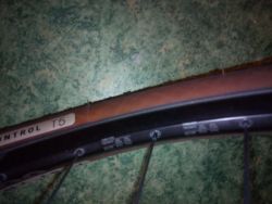 Vyměním zadní kolo DT Swiss X1900 spline 29" za 27,5"