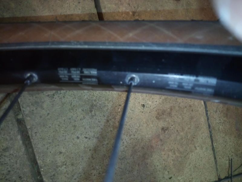 Vyměním zadní kolo DT Swiss X1900 spline 29" za 27,5"