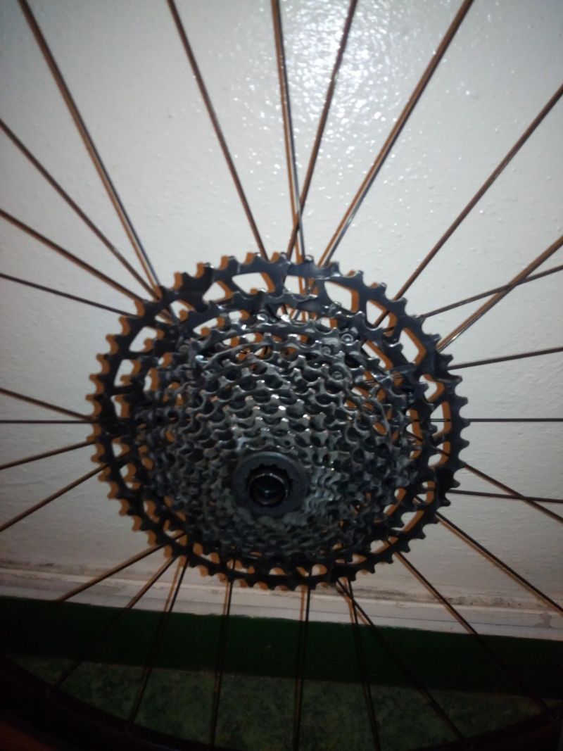 Vyměním zadní kolo DT Swiss X1900 spline 29" za 27,5"