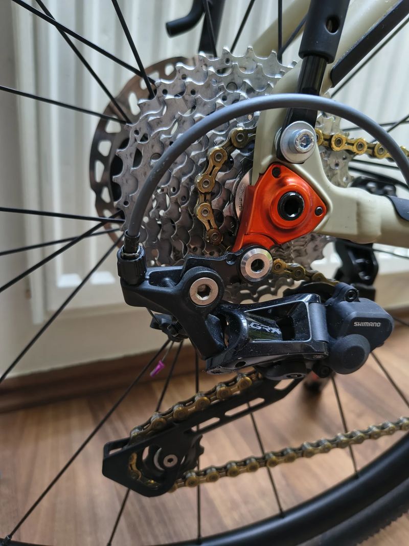 Gravel bike s FOX vidlicí 40mm BC Flint