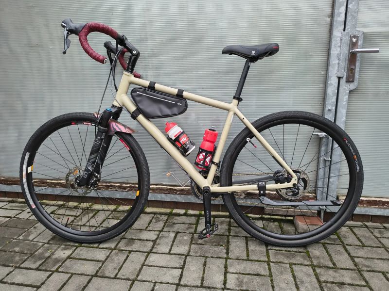 Gravel bike s FOX vidlicí 40mm BC Flint