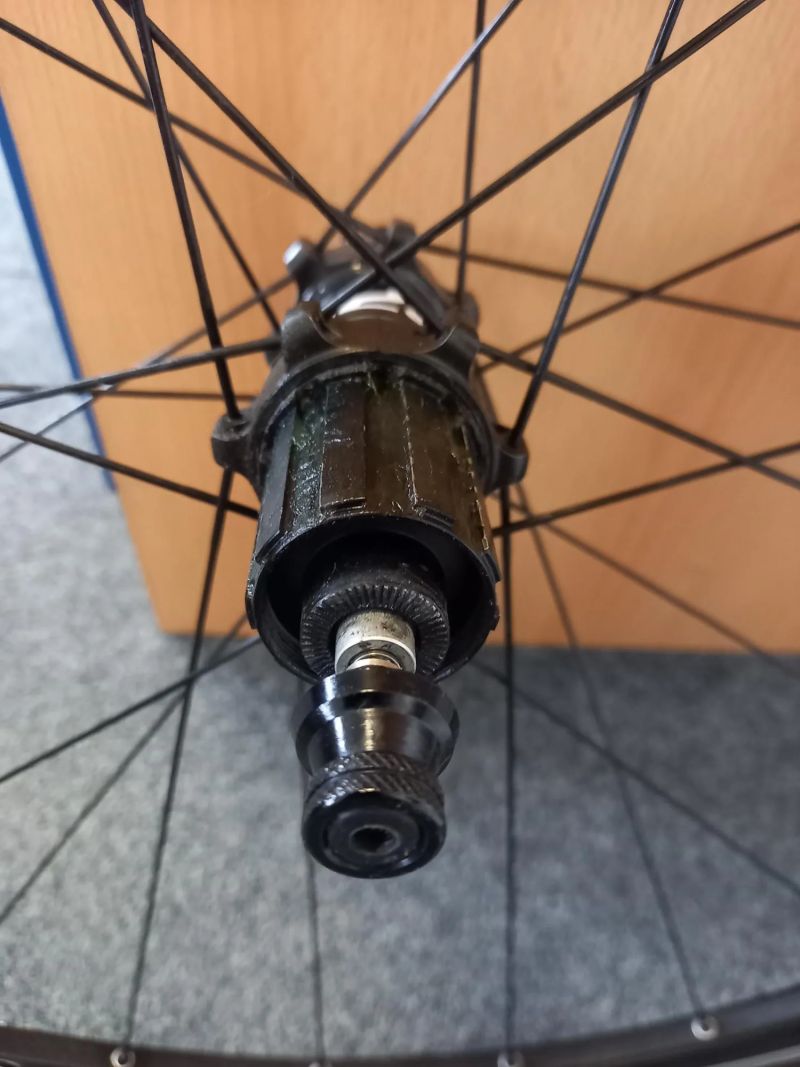 vypletená kola REMERX 28" (přední + zadní) - galuskové ráfky včetně galusek TUFA