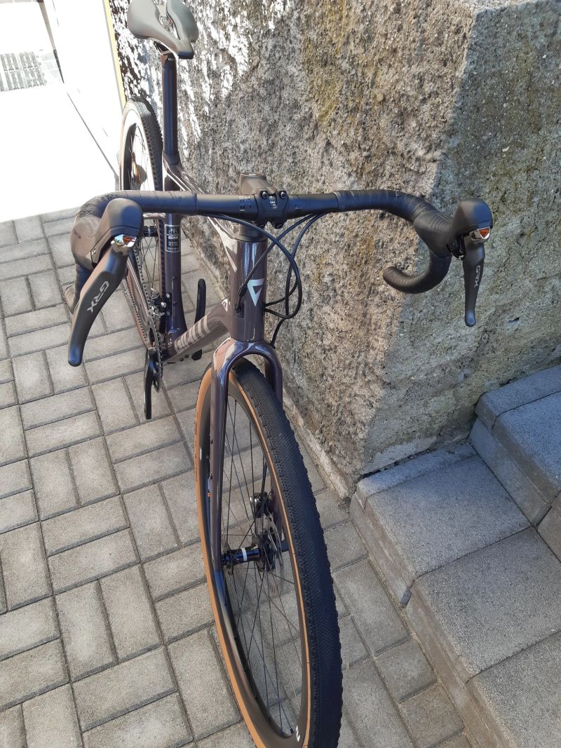 Prodám gravel Giant Revolt advanced 0