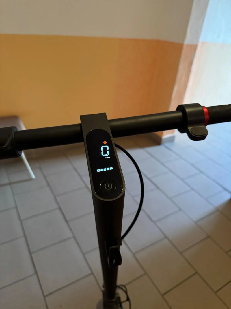 Prodám elektrickou koloběžu Xiaomi Electric Scooter 4 Ultra EU
