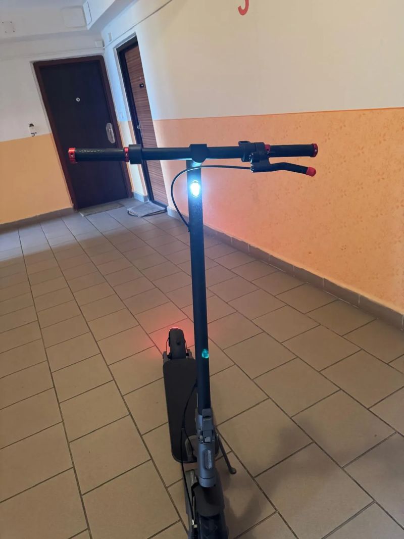 Prodám elektrickou koloběžu Xiaomi Electric Scooter 4 Ultra EU