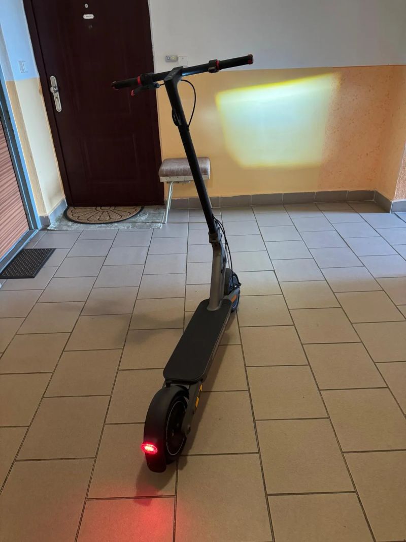 Prodám elektrickou koloběžu Xiaomi Electric Scooter 4 Ultra EU