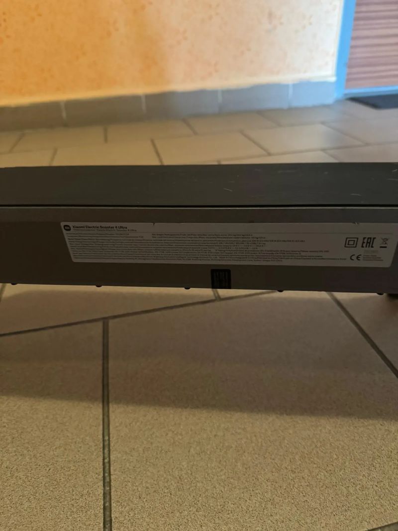 Prodám elektrickou koloběžu Xiaomi Electric Scooter 4 Ultra EU