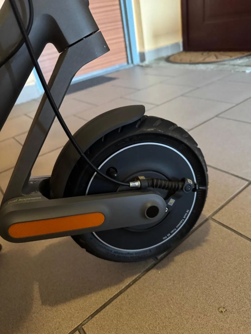 Prodám elektrickou koloběžu Xiaomi Electric Scooter 4 Ultra EU