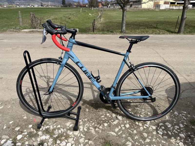 Silniční kolo Cube