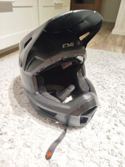 Integrální helma TSG 