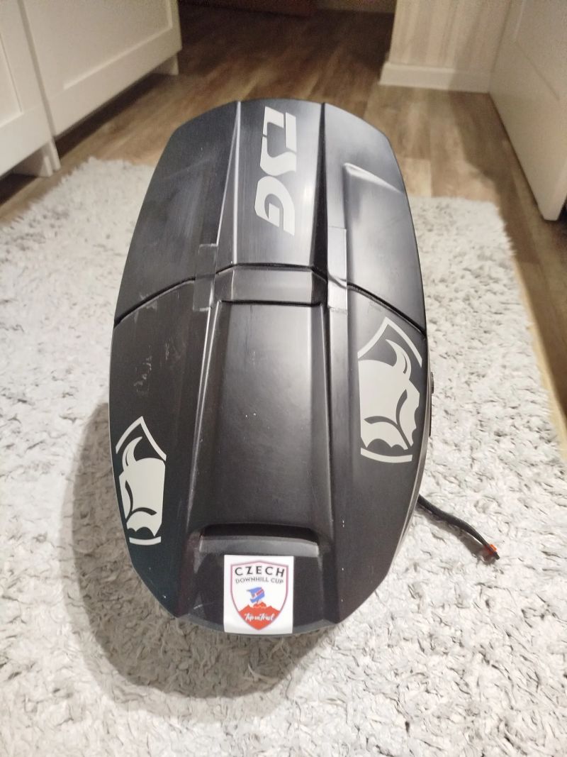 Integrální helma TSG 