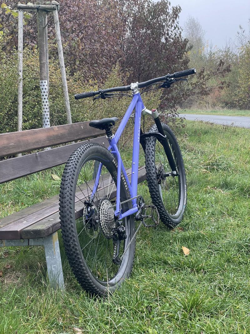 Nordest Britango 3 nebo Jeronimo Txabardo + karbonová kola, OneUp, Pike Ultimate, Shimano XT