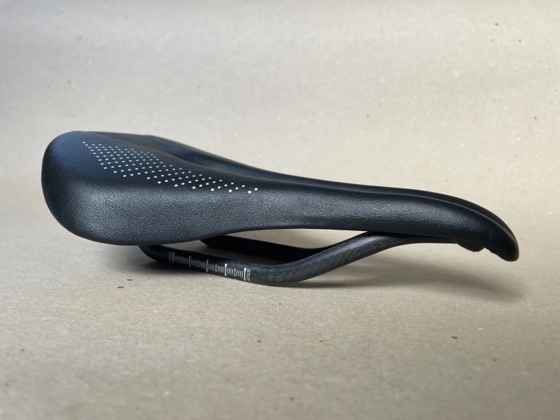 Karbonové sedlo ELITA ONE 123g