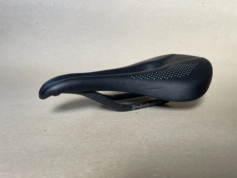 Karbonové sedlo ELITA ONE 123g