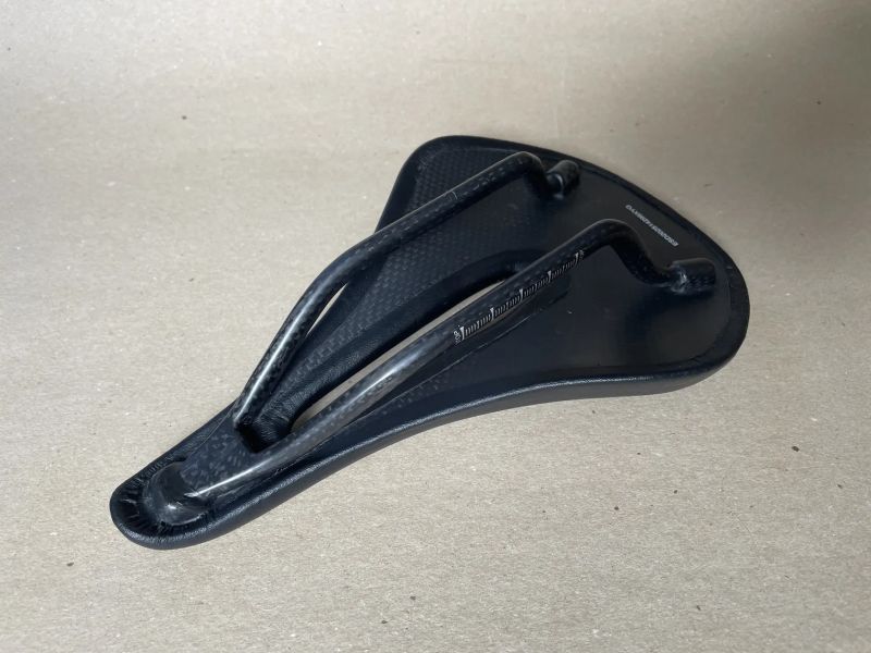 Karbonové sedlo ELITA ONE 123g