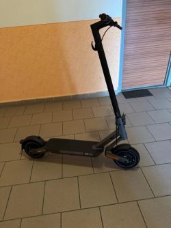 Prodám elektrickou koloběžu Xiaomi Electric Scooter 4 Ultra EU