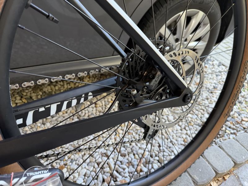 Ghost Lector Pro, nové, model 2025, za 50% maloobchodní ceny