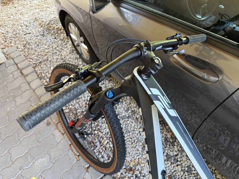 Ghost Lector Pro, nové, model 2025, za 50% maloobchodní ceny