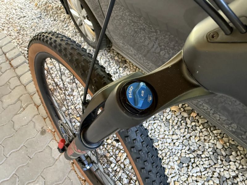 Ghost Lector Pro, nové, model 2025, za 50% maloobchodní ceny