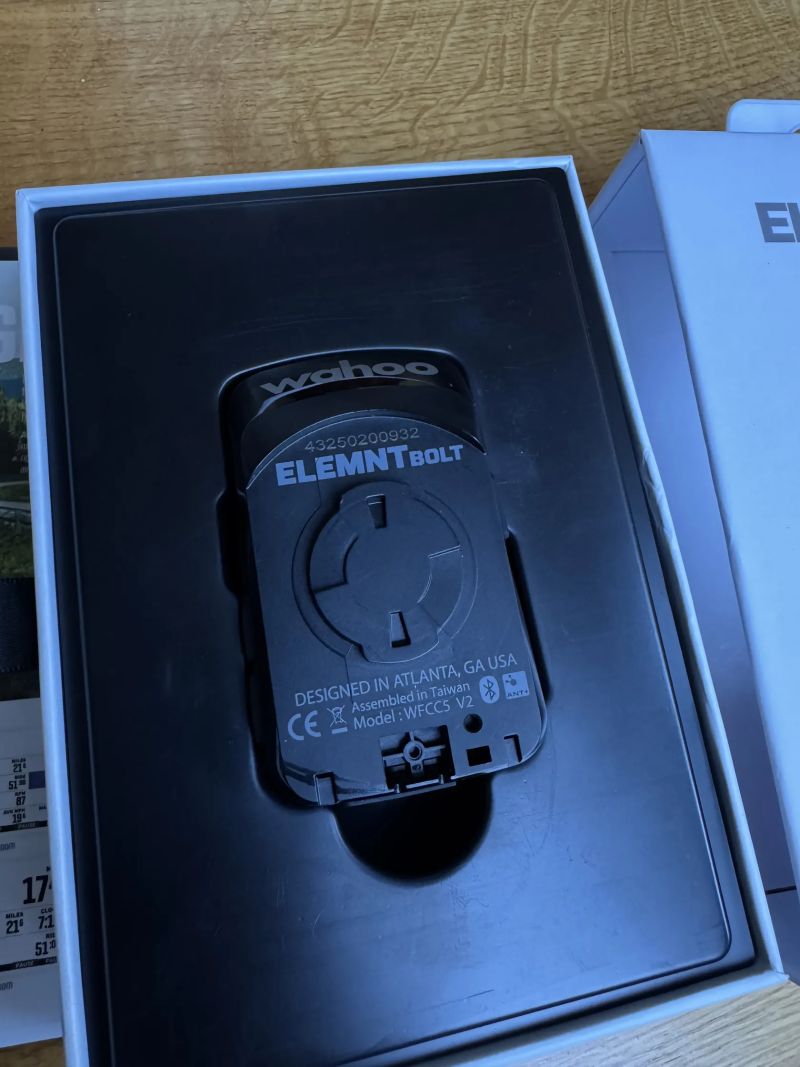 Wahoo Elemnt Bolt V2 cyklopočítač