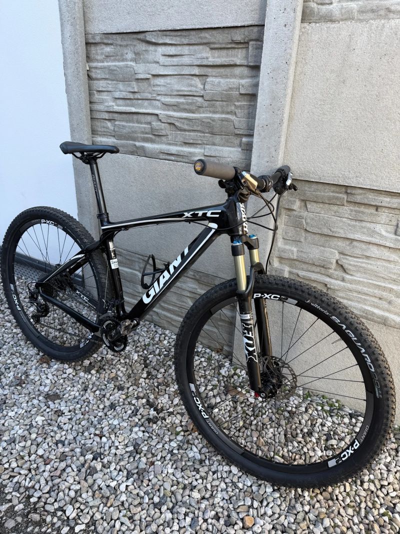 Karbonový Giant XTC 