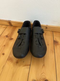 Shimano tretry silniční XC7 černé