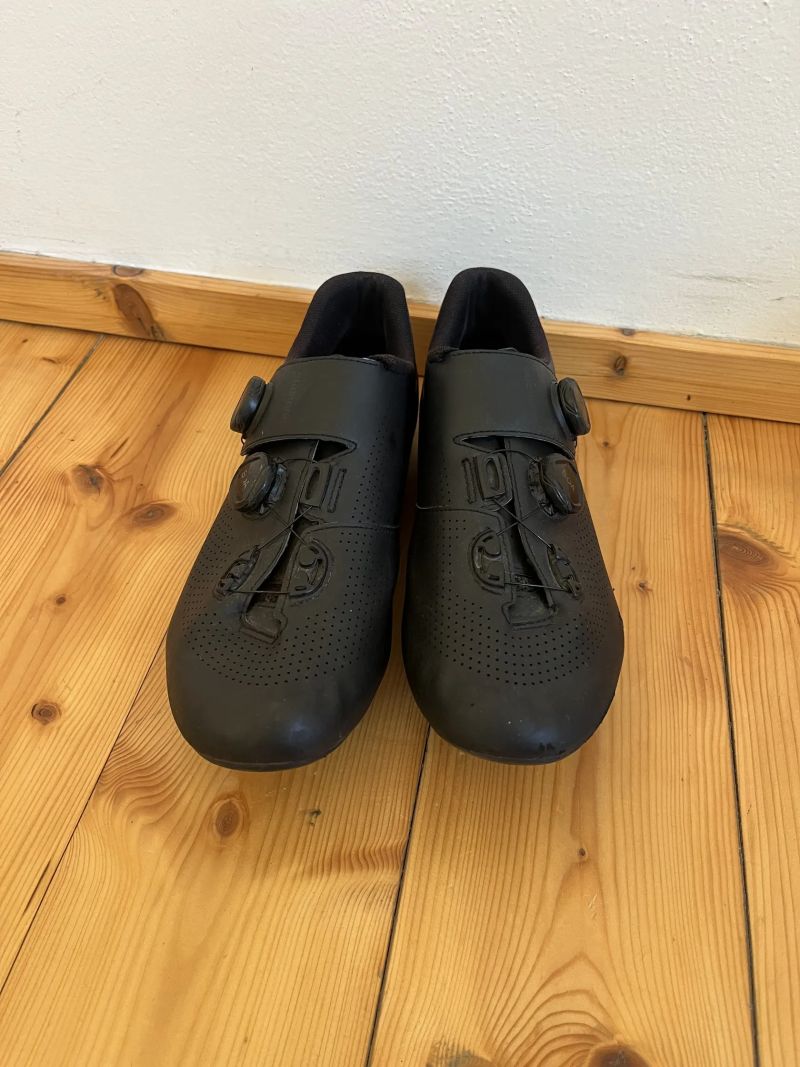 Shimano tretry silniční XC7 černé