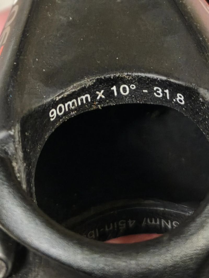 představce HOPE Renthal Crankbrothers RACEFACE Syncros REVE