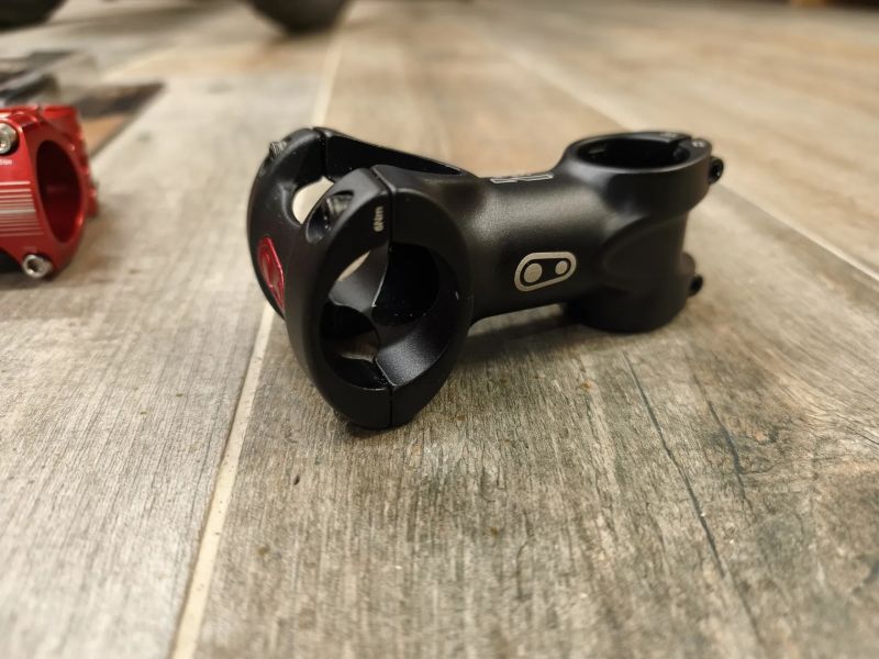 představce HOPE Renthal Crankbrothers RACEFACE Syncros REVE