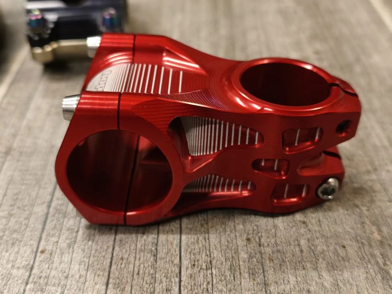 představce HOPE Renthal Crankbrothers RACEFACE Syncros REVE