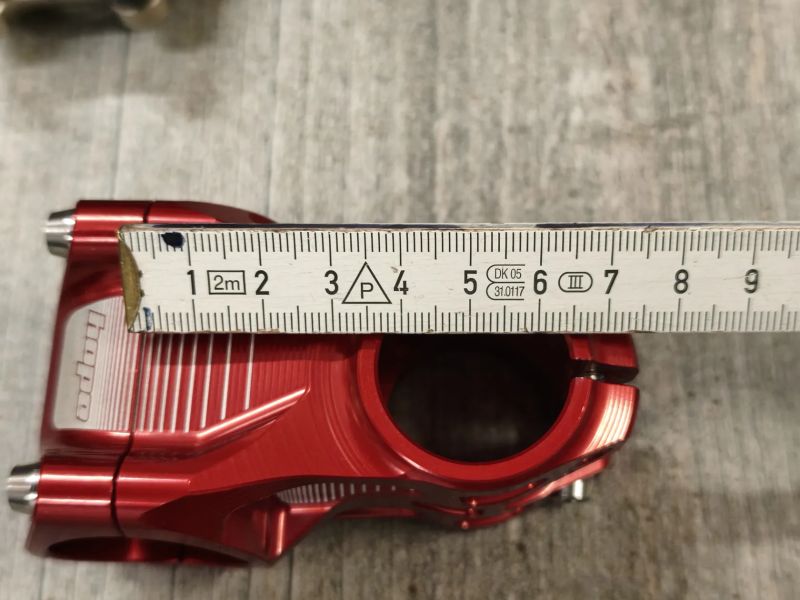 představce HOPE Renthal Crankbrothers RACEFACE Syncros REVE