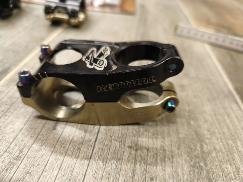 představce HOPE Renthal Crankbrothers RACEFACE Syncros REVE